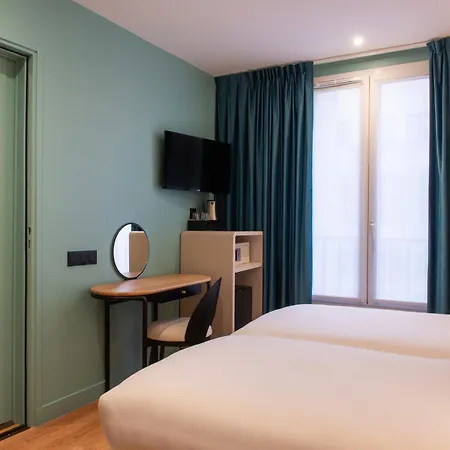 Hotel Arc Elysees Paris