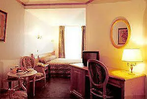 Hotel Arc Elysees Paris