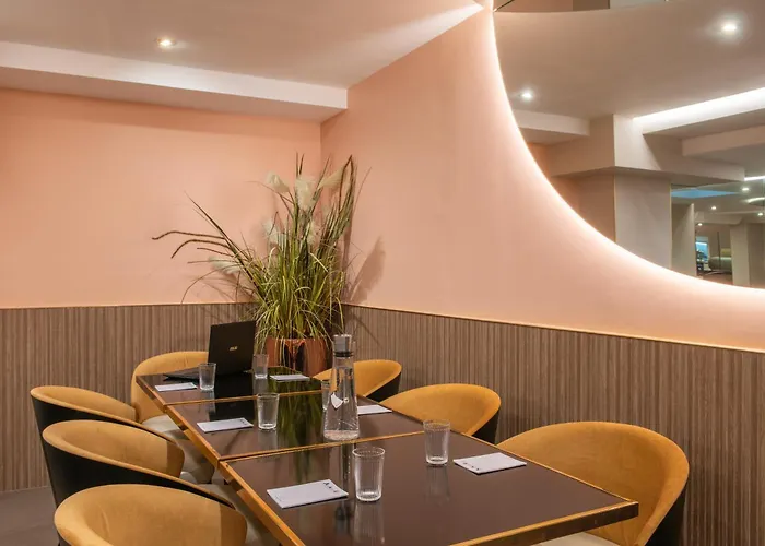 Hotel Arc Elysées Paris