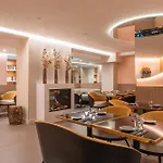 Arc Elysees Hotel