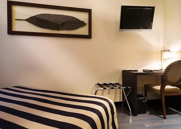 Hotel Arc Elysees Paris