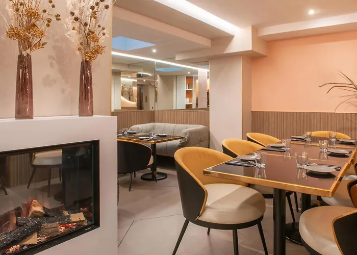 Hotel Arc Elysées 3*