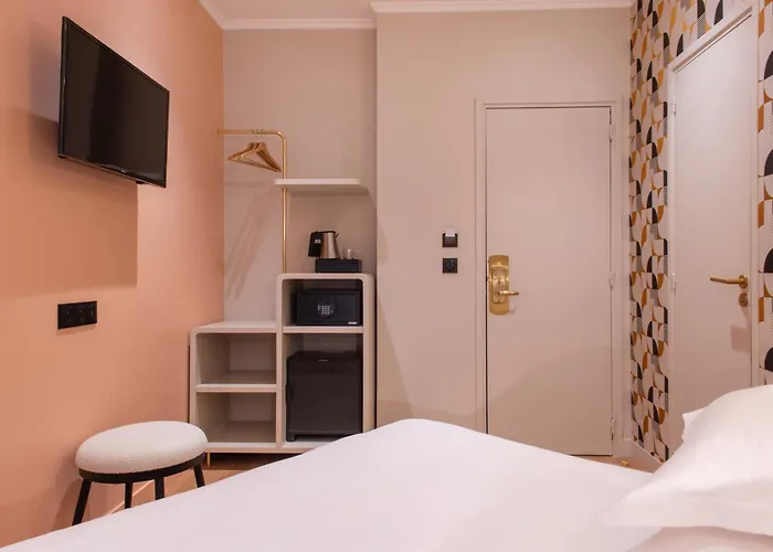 Hotel Arc Elysees 3*