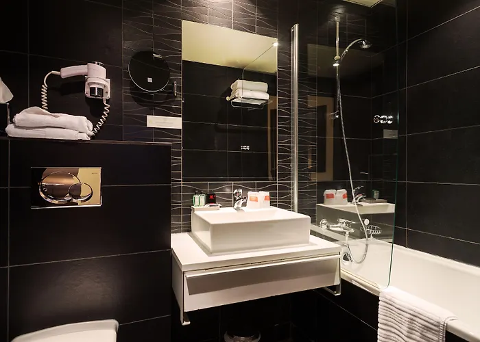 Hotel Arc Elysees 3*