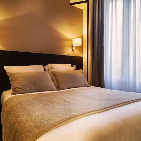 Arc Elysees Hotell