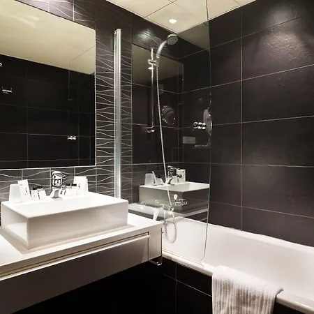Arc Elysees Hotell 3*