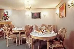 Hotell Arc Elysees 3*