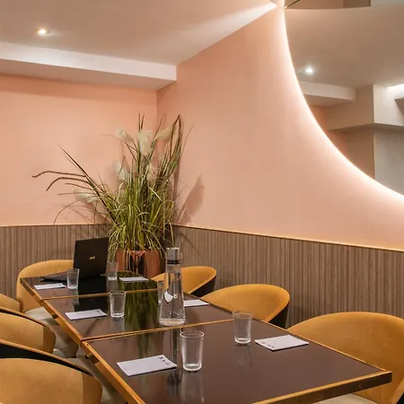 Hotel Arc Elysees Paříž